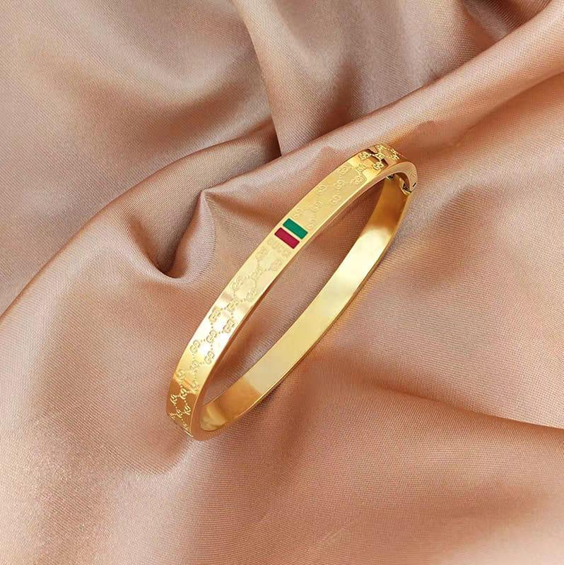 New Elegant Design Gold Color Cuffed Bangle