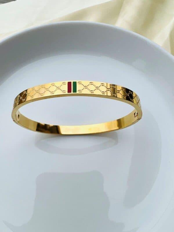 New Elegant Design Gold Color Cuffed Bangle
