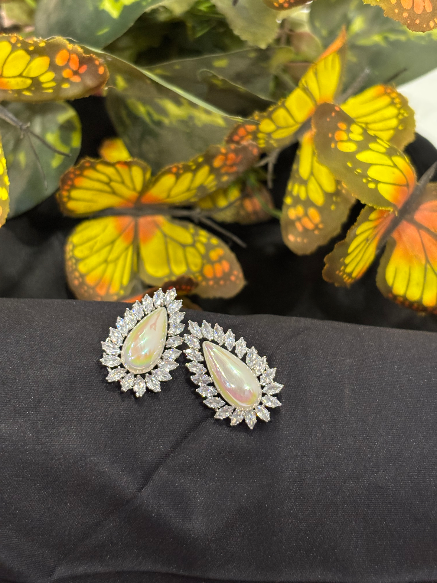 New Elegant Luxury Design Water Drop Pearl & Zircon Earrings