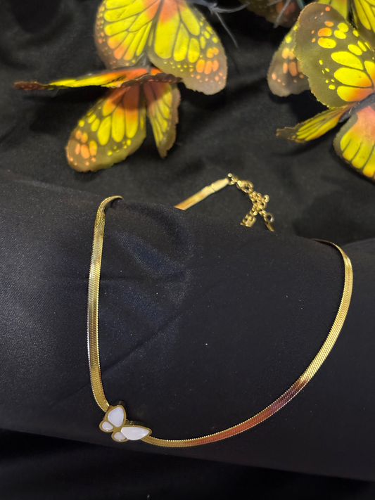 New Elegant Design Butterfly Shape With Pearl Shell Gold Color Pendant