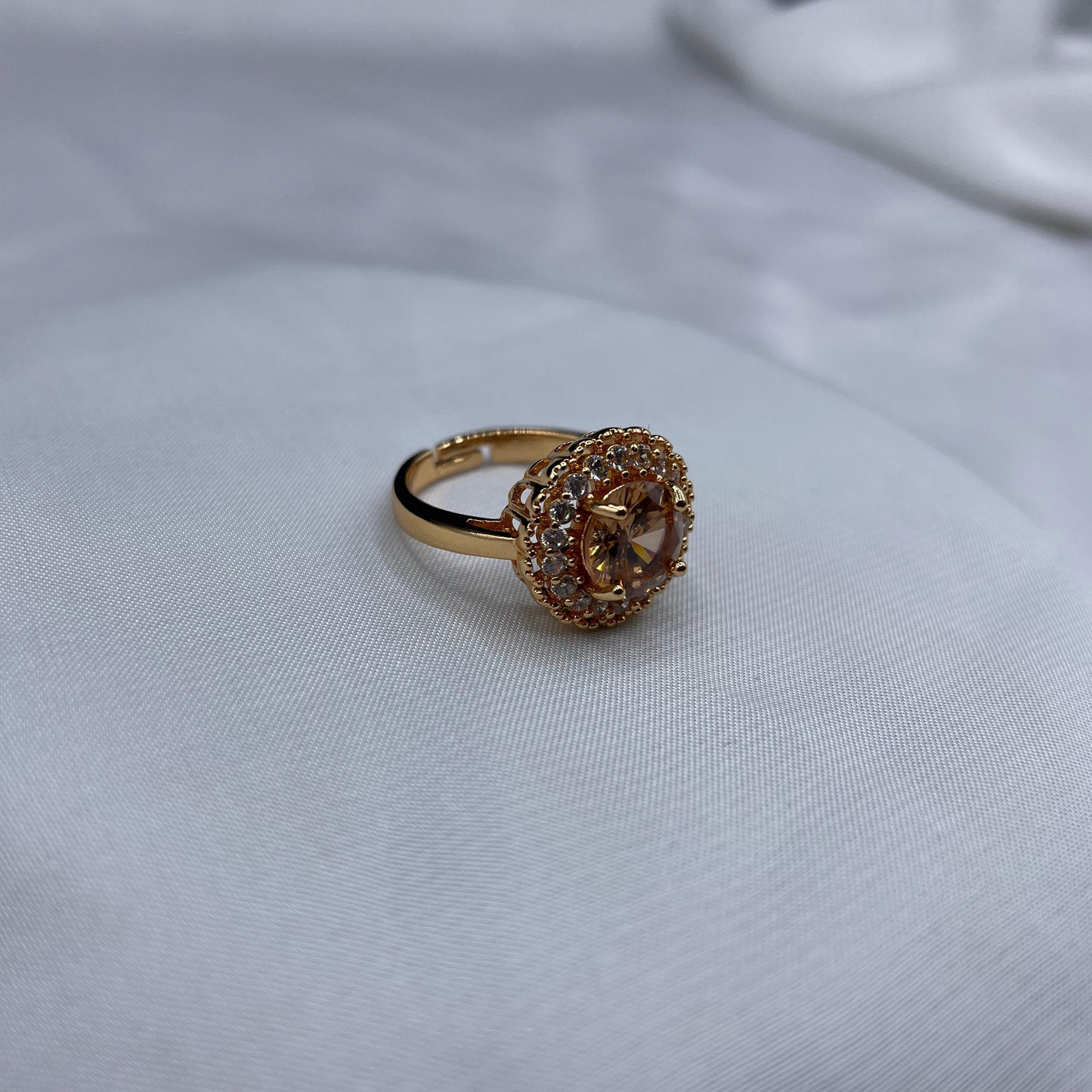 New Elegant Luxury Design Round Shape Gold Colour With Zircon Stone Adjustable Ring