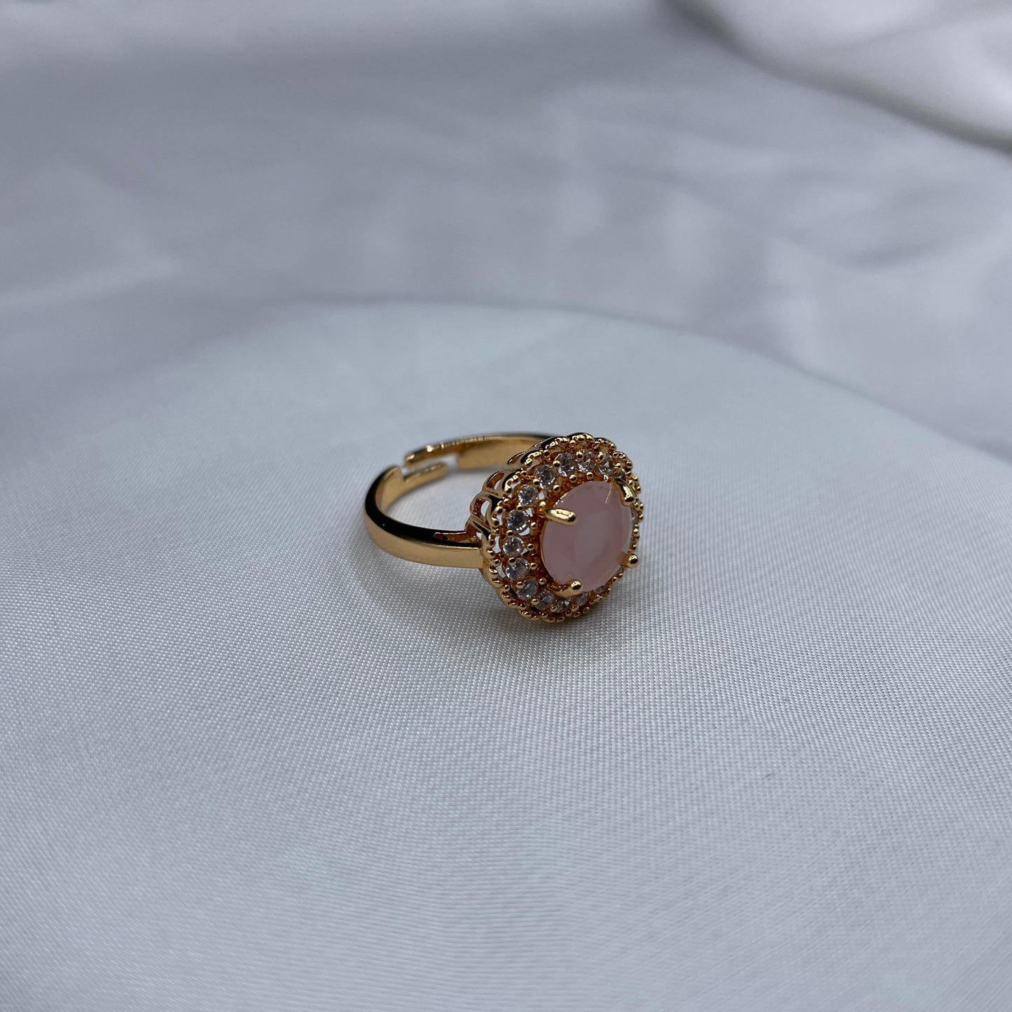 New Elegant Luxury Design Round Shape Gold Colour With Zircon Stone Adjustable Ring