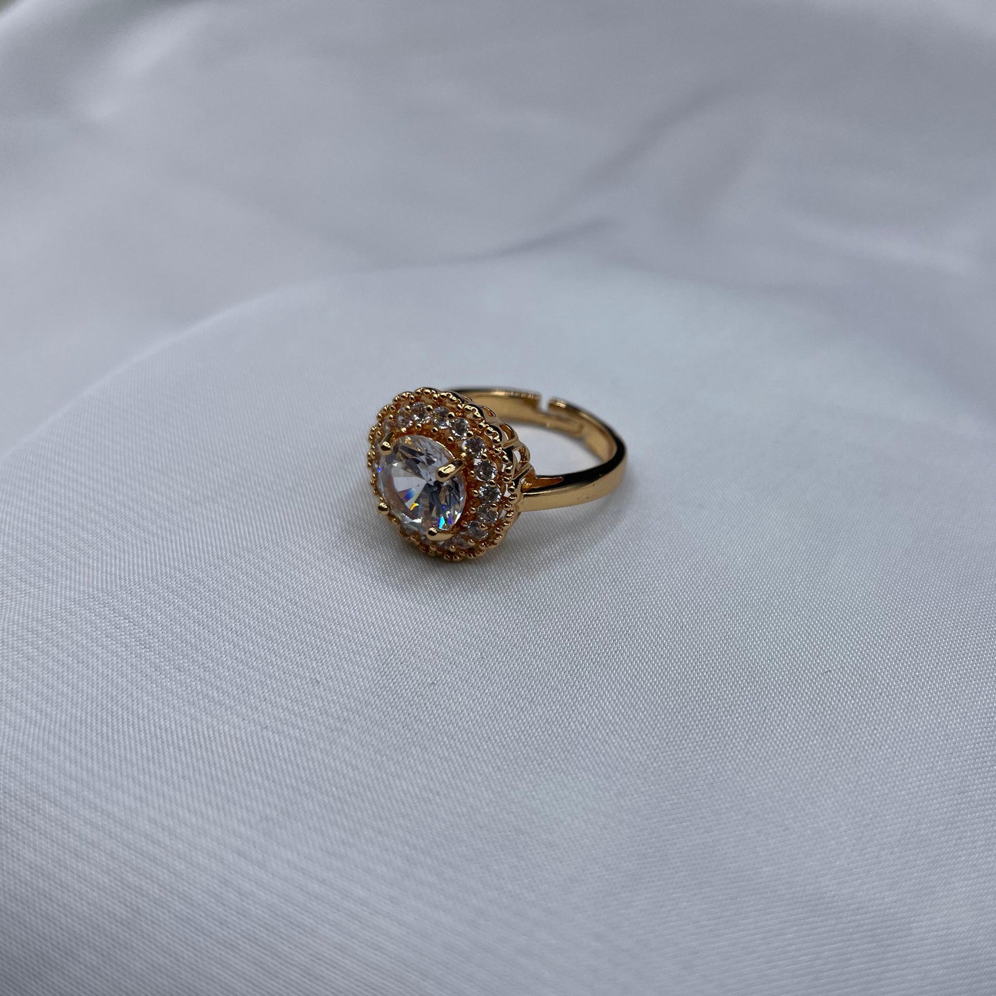 New Elegant Luxury Design Round Shape Gold Colour With Zircon Stone Adjustable Ring