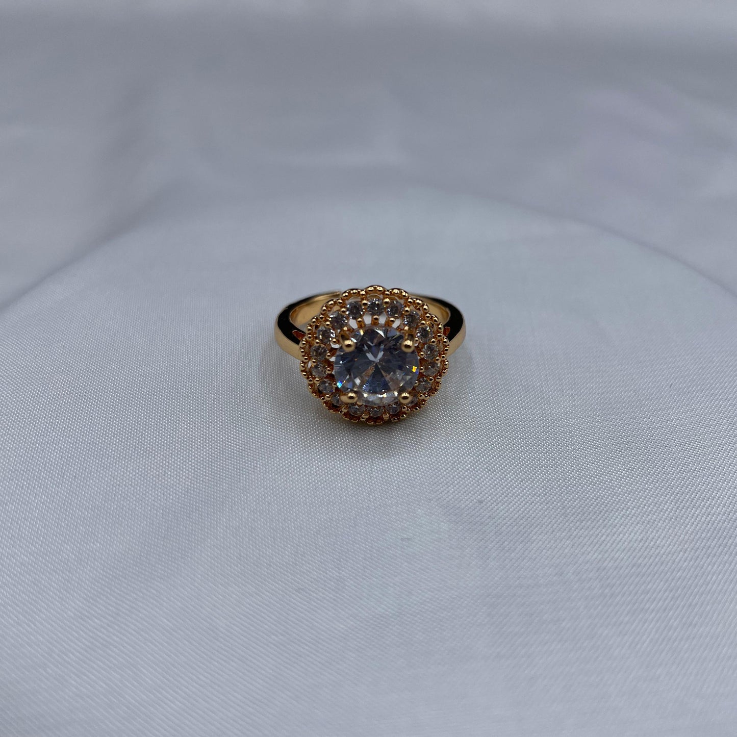 New Elegant Luxury Design Round Shape Gold Colour With Zircon Stone Adjustable Ring