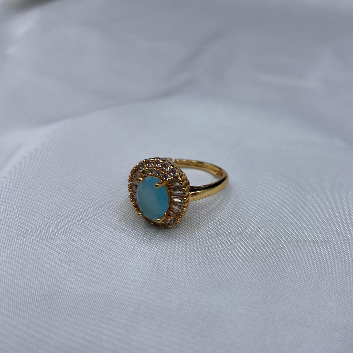 New Elegant Luxury Design Round Shape Gold Colour With Zircon Stone Adjustable Ring