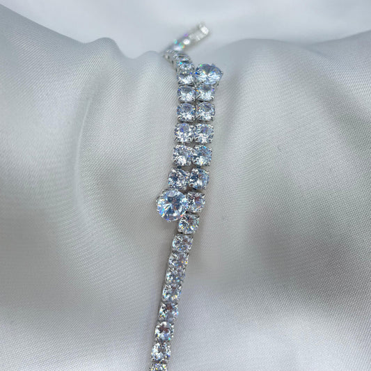 New Elegant Round Shape Design With White Zircon Stone Bracelet