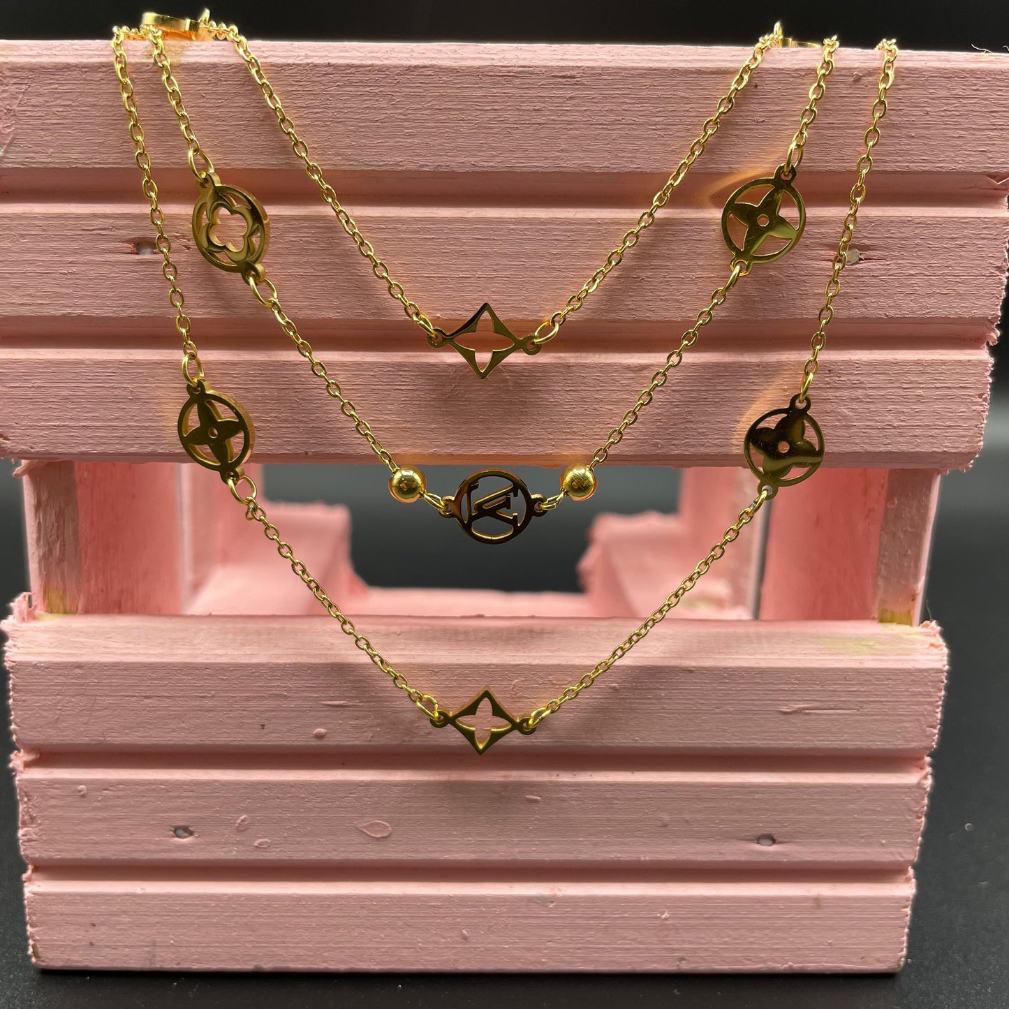 Gold Luxury Design Hollow Shape Triple Chain Pendant