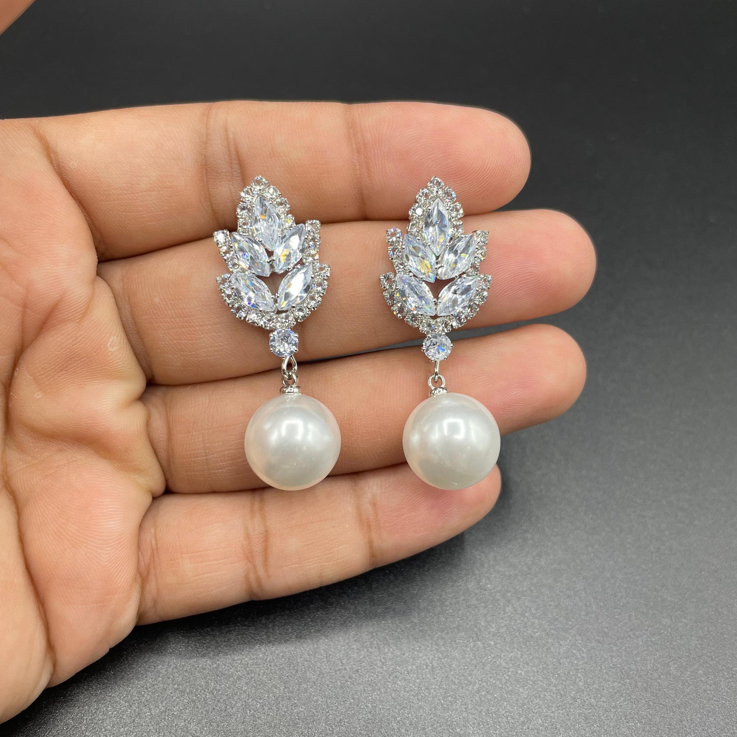 Elegant Luxury Gold Silver Leaf Shape Pearl Zircon Earring