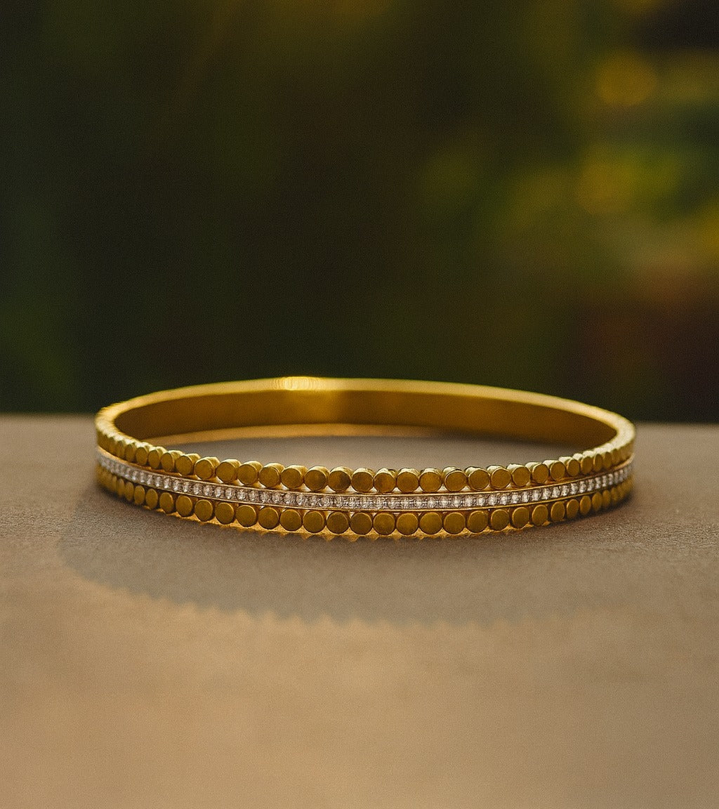 Luxury Elegant Design Gold With Stones Adjustable Bangle