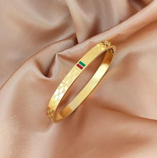 New Elegant Design Gold Color Cuffed Bangle