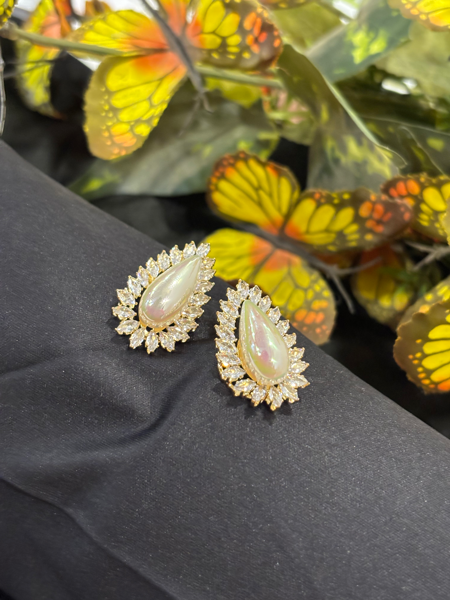 New Elegant Luxury Design Water Drop Pearl & Zircon Earrings