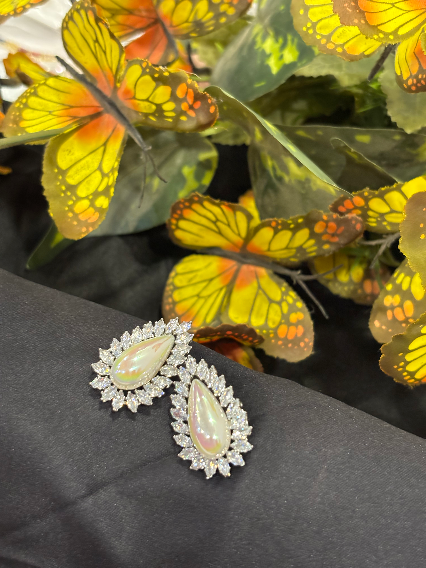 New Elegant Luxury Design Water Drop Pearl & Zircon Earrings