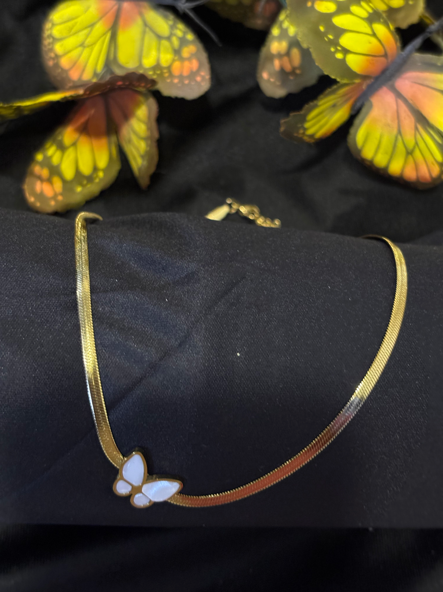 New Elegant Design Butterfly Shape With Pearl Shell Gold Color Pendant