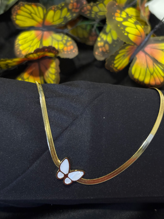 New Elegant Design Butterfly Shape With Pearl Shell Gold Color Pendant