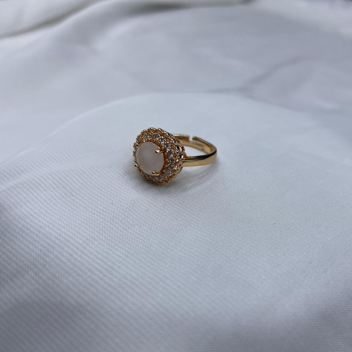 New Elegant Luxury Design Round Shape Gold Colour With Zircon Stone Adjustable Ring
