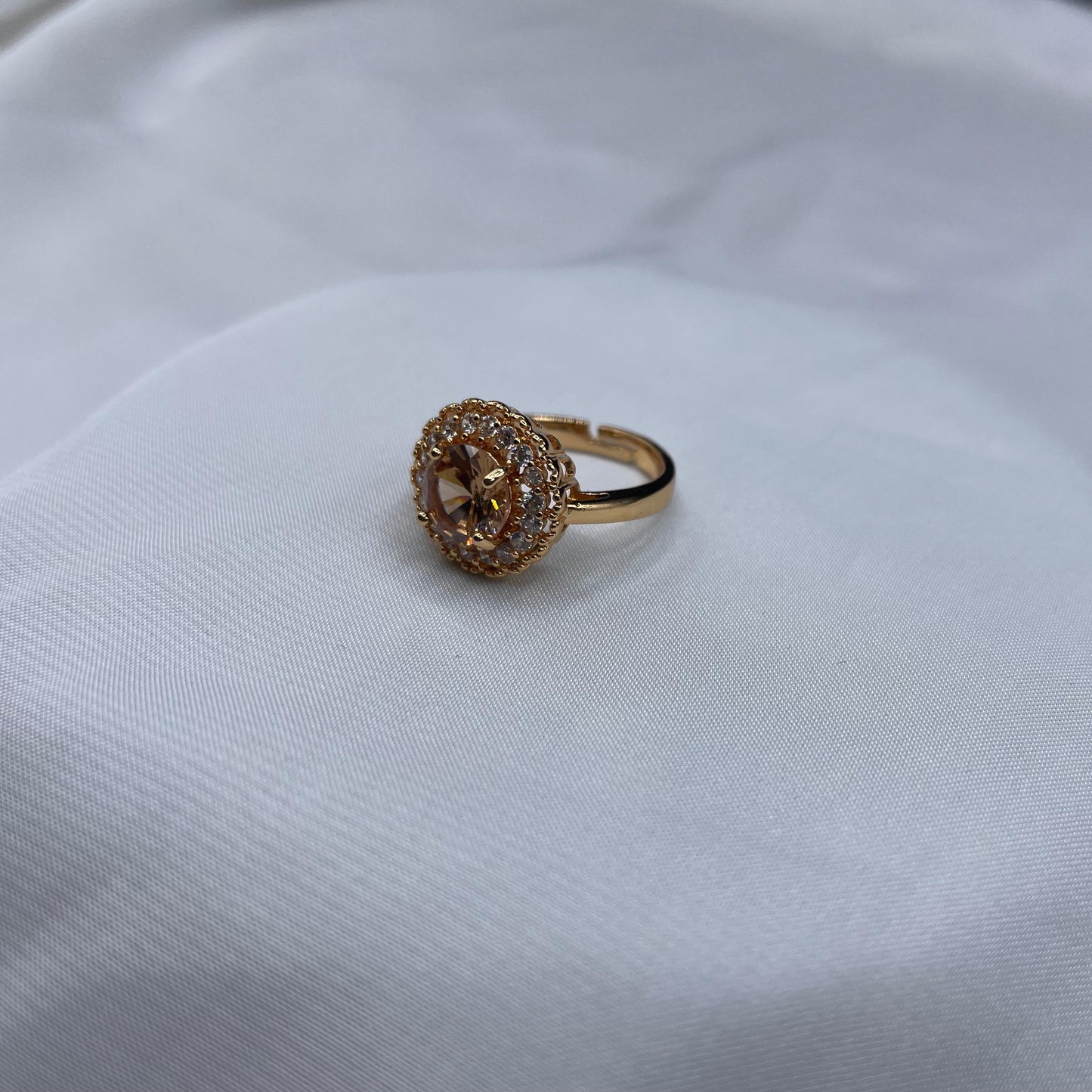 New Elegant Luxury Design Round Shape Gold Colour With Zircon Stone Adjustable Ring