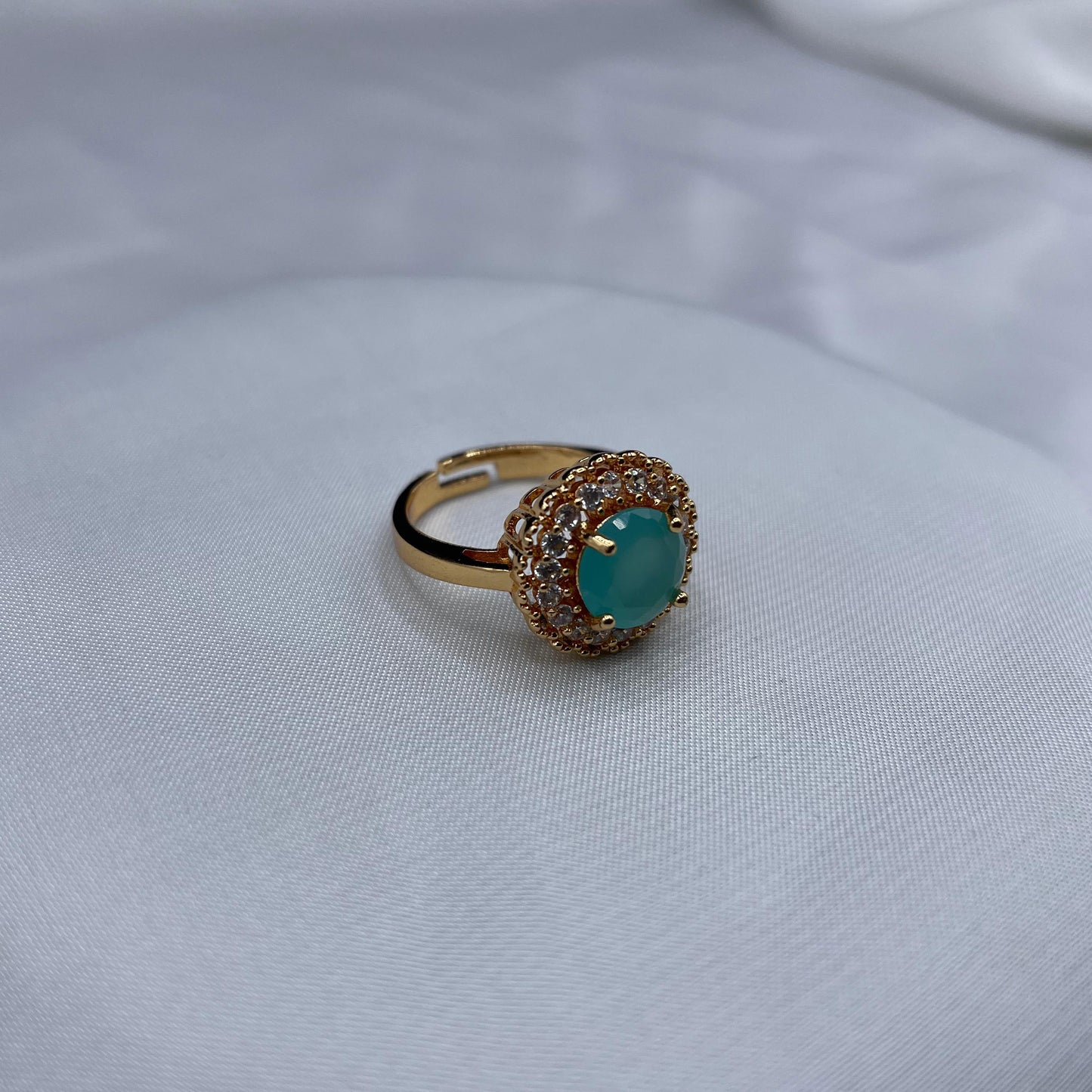 New Elegant Luxury Design Round Shape Gold Colour With Zircon Stone Adjustable Ring