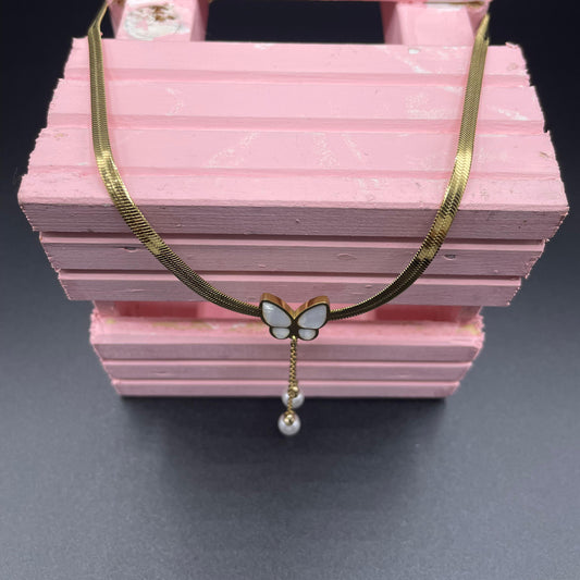 Luxury Gold Butterfly Shape Pearl Blade Chain Pendant
