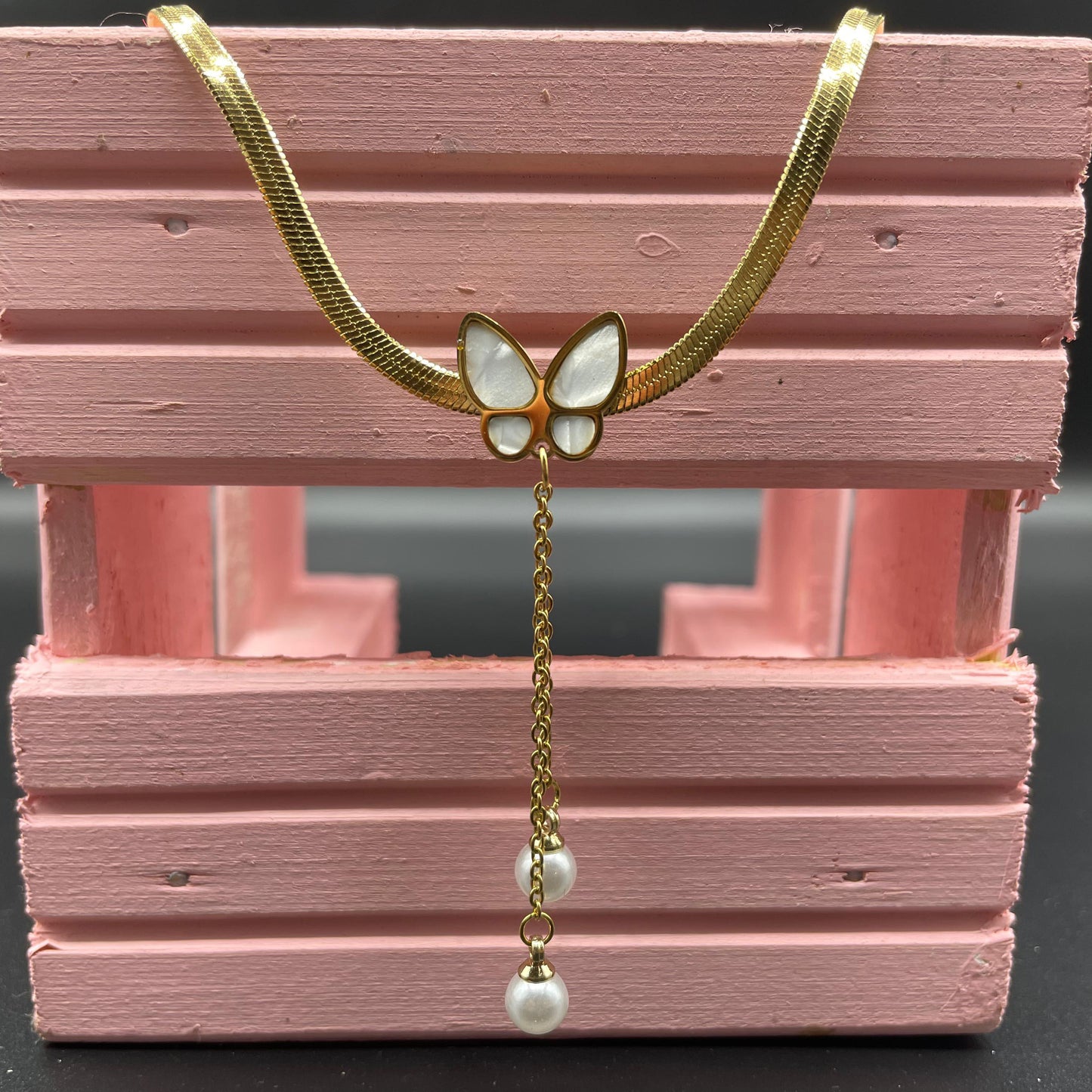 Luxury Gold Butterfly Shape Pearl Blade Chain Pendant