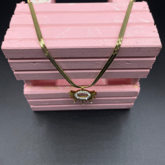 Luxury Gold Sun Shaped Blade Chain Pendant
