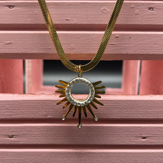 Luxury Gold Sun Shaped Blade Chain Pendant