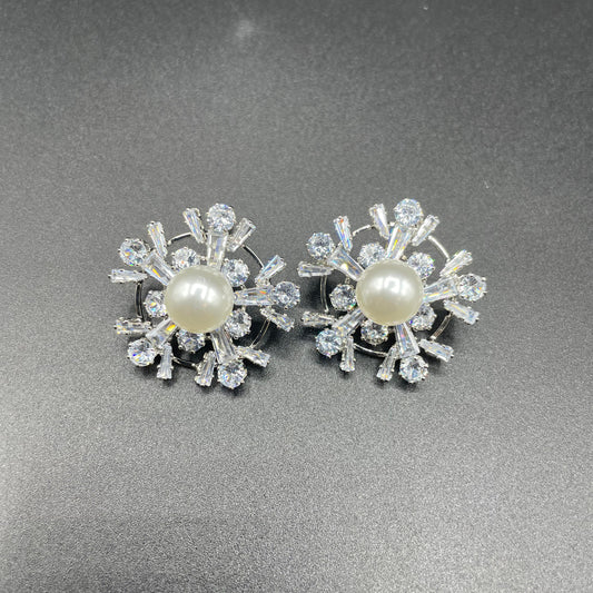 Silver & Gold Elegant Snow Flake Style Zircon Pearl Earring