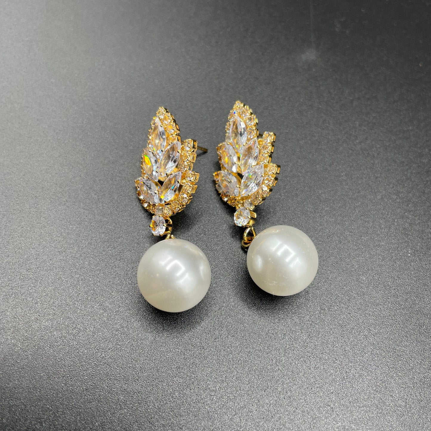 Elegant Luxury Gold Silver Leaf Shape Pearl Zircon Earring