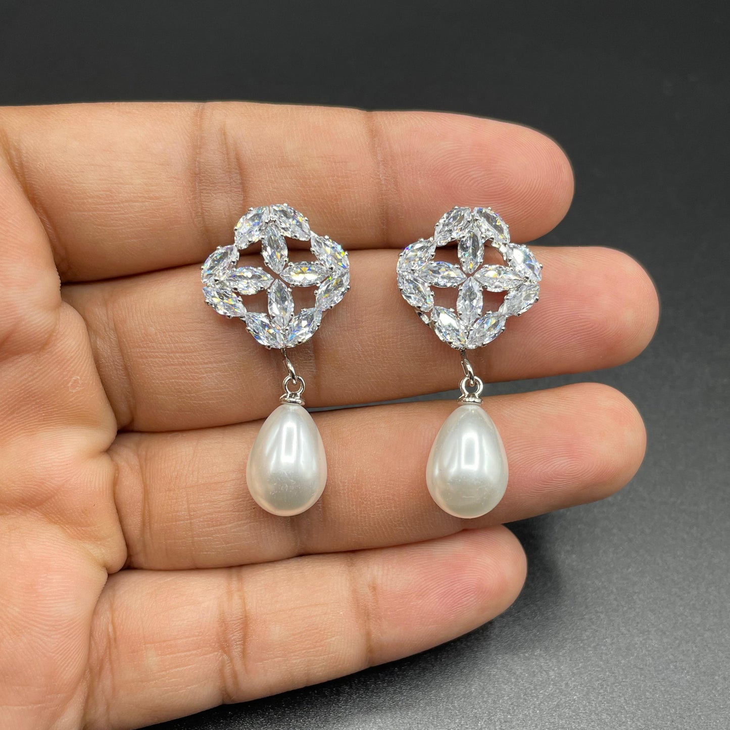 Elegant Gold Silver Four Leaf Clover Shape Zircon Water Drop Pearl Earring