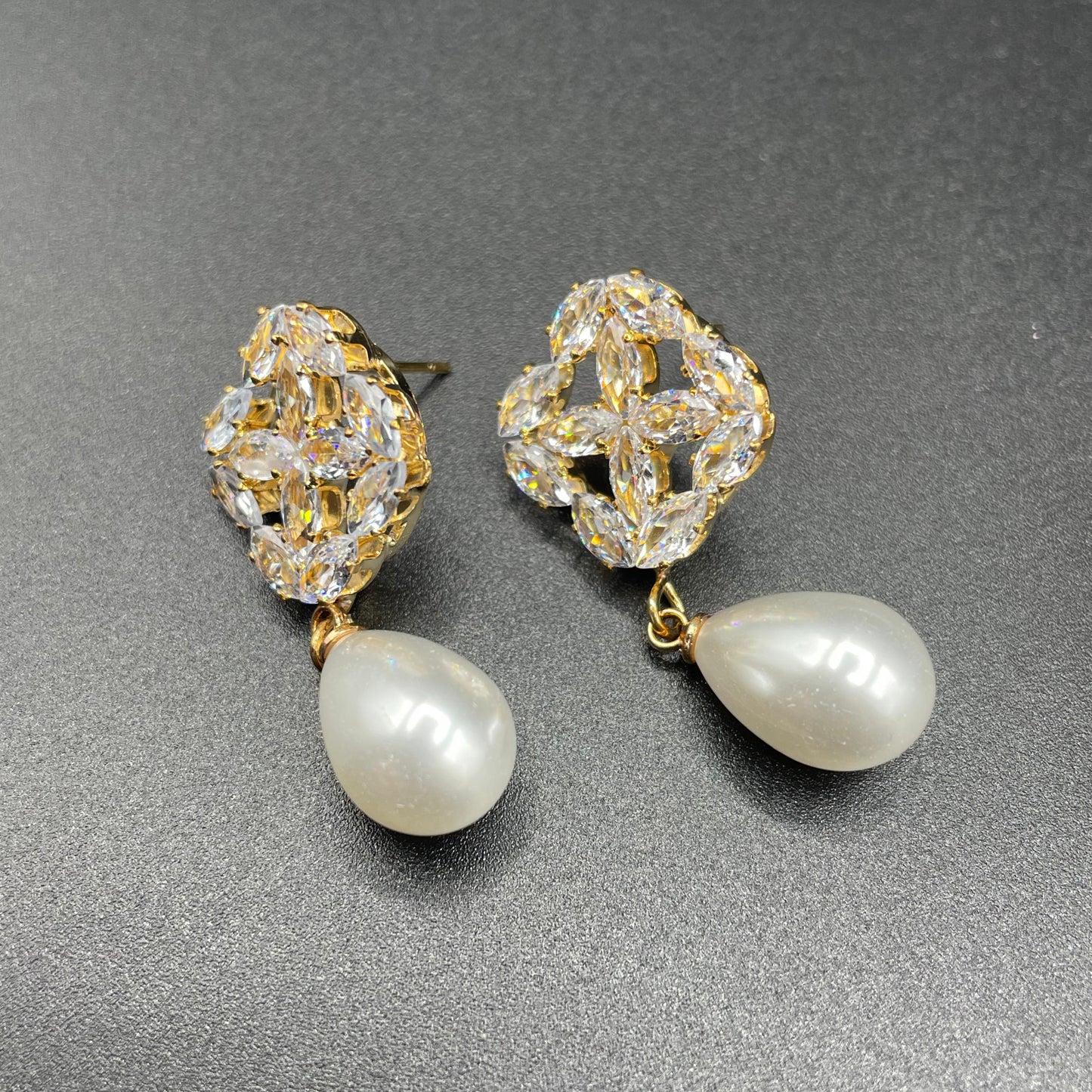 Elegant Gold Silver Four Leaf Clover Shape Zircon Water Drop Pearl Earring