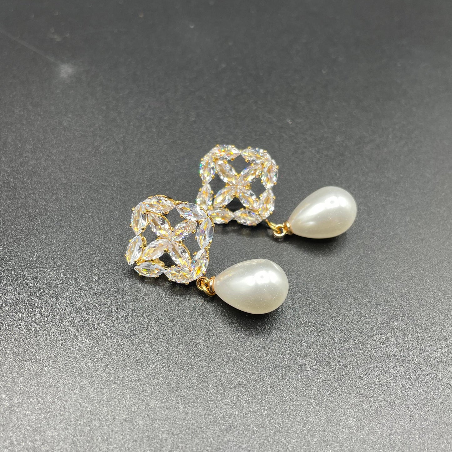 Elegant Gold Silver Four Leaf Clover Shape Zircon Water Drop Pearl Earring