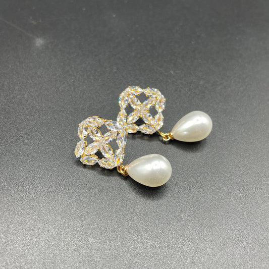 Elegant Gold Silver Four Leaf Clover Shape Zircon Water Drop Pearl Earring